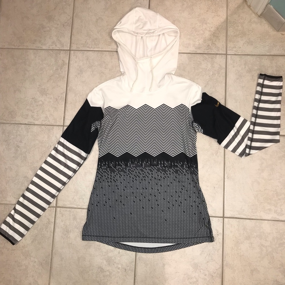 EXCLUSIVE NIKE ATHLETIC HOODIE